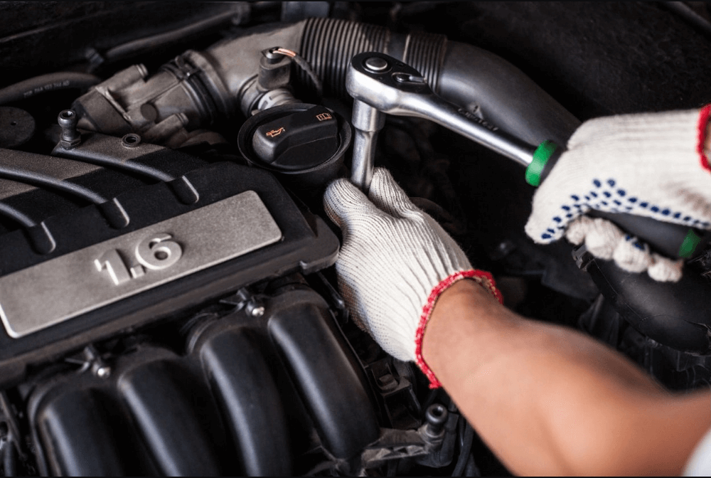 Close-up of 1.6 engine while serviced